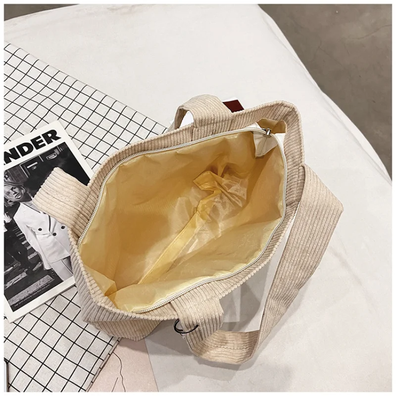 Луксозна дизайнерска чанта Вельветовая женската чанта е Нова тенденция чанта на едно рамо Однотонная чанта с катарама Малка квадратна чанта Изображение 4