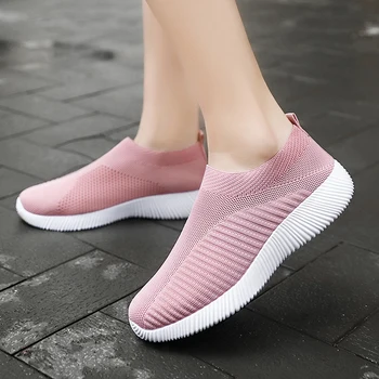 2021 Есенен дамски обувки Модерен Нов дамски обувки от изкуствена кожа, Дамски дишаща скъпа сърдечна обувки на равна подметка Ежедневни обувки бели маратонки 2
