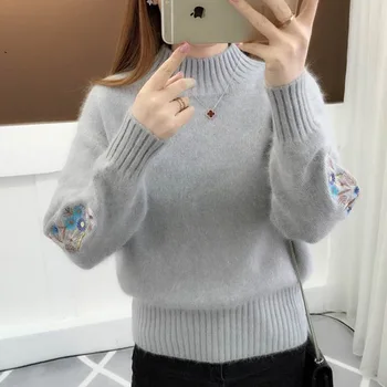 2021 Есенно - зимни дрехи Дамски Корейската мода Женски пуловер с имитация на шията Поло с бродерия Пуловери с дълъг ръкав Топ скок